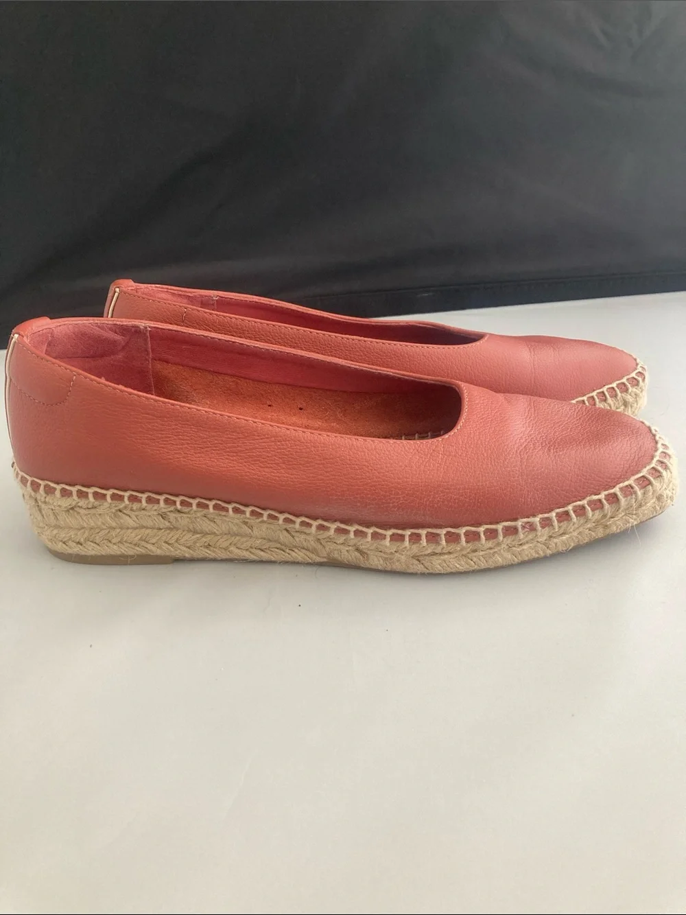 Everlane Dayglove Espadrille in Size 8 Pomegranate Leather - Picture 2 of 5